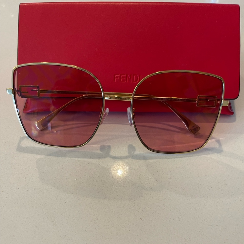 Fendi Baguette Sunglasses -Pink